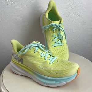 HOKA Clifton 9